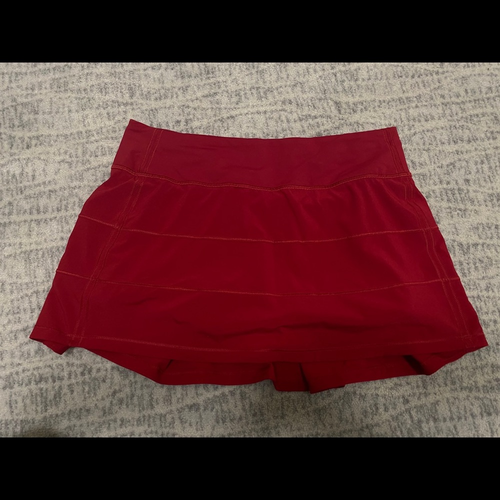 LULU LEMON red skirt size 6